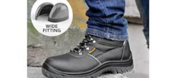 INDUSTRIAL SAFETY BOOTS