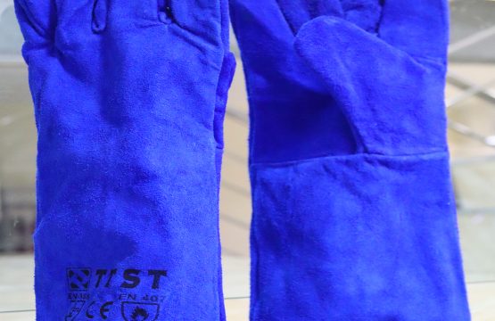 Heat-resistant gloves for welders